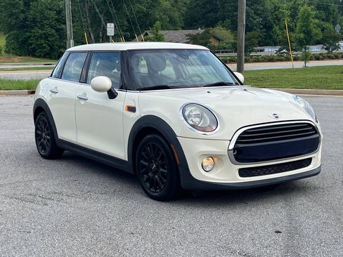 Used 2016 MINI Cooper 4-Door Hardtop FWD image 18