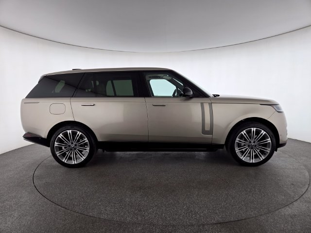 Certified 2025 Land Rover Range Rover Long Wheelbase SE AWD/4WD image 6