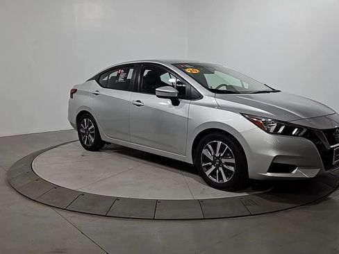 Certified 2020 Nissan Versa SV image 9