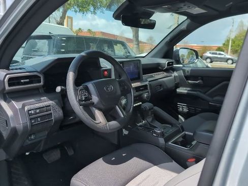 Used 2025 Toyota Tacoma TRD Off-Road image 8