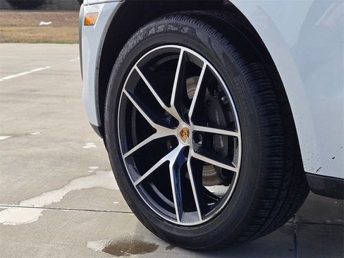 Used 2023 Porsche Macan Turbo image 24