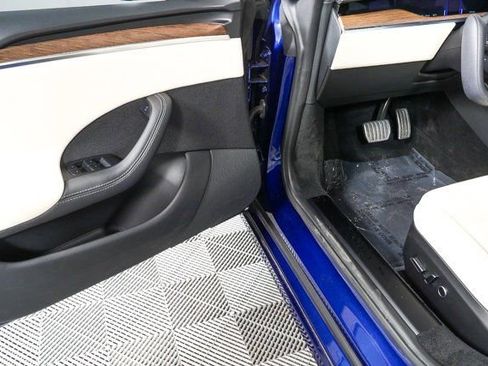 Used 2022 Tesla Model S image 7