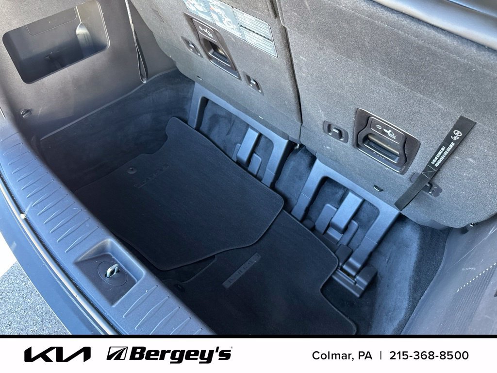 Certified 2025 Kia Carnival FWD image 17