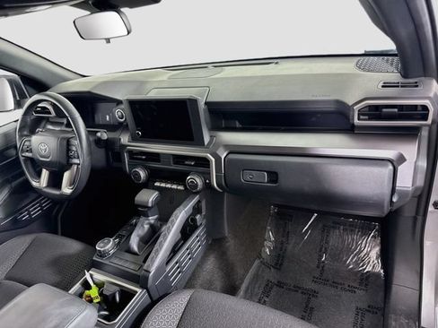 Certified 2025 Toyota 4Runner SR5 AWD/4WD image 29