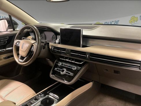 Used 2020 Lincoln Corsair AWD w/ Premium Package image 14