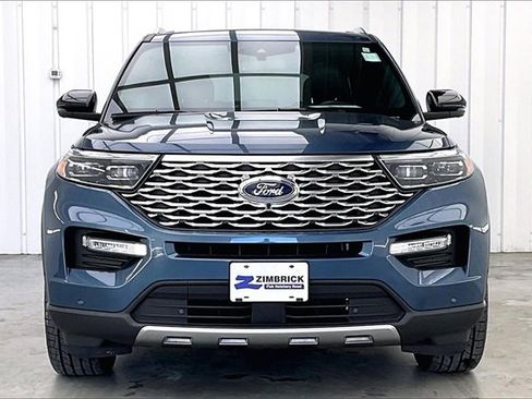 Used 2020 Ford Explorer Platinum w/ Premium Technology Package image 3