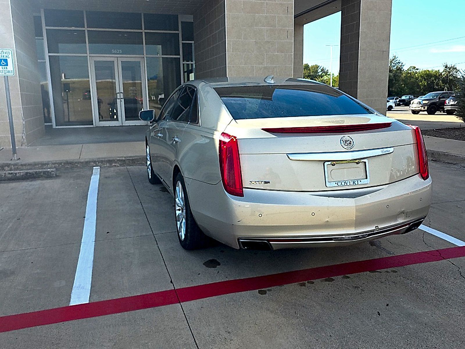 Used 2015 Cadillac XTS Luxury w/ Driver Awareness Package FWD image 15