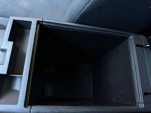 Used 2015 Nissan Rogue S w/ Convenience Package image 14