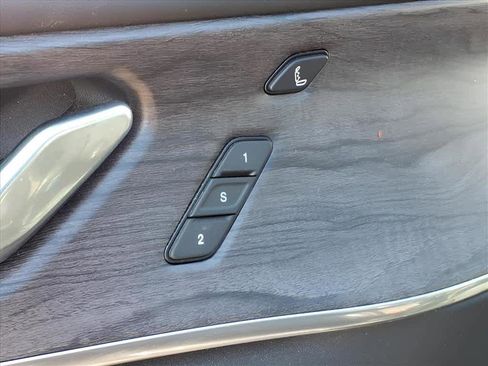 Used 2022 Jeep Grand Cherokee Overland w/ Luxury Tech Group IV image 13