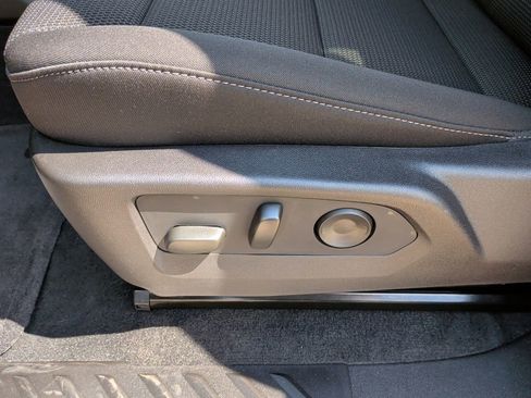 New 2026 GMC Canyon Elevation w/ Convenience Package image 13