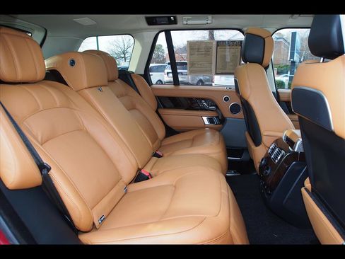 Used 2018 Land Rover Range Rover Autobiography image 14