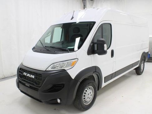 Used 2025 RAM ProMaster 2500 w/ Convenience Group image 19