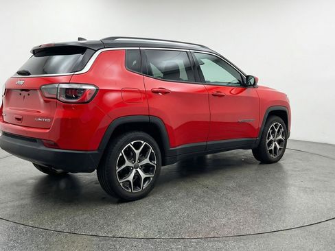 Used 2025 Jeep Compass Limited image 9