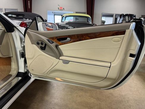 Used 2008 Mercedes-Benz SL 550 image 81