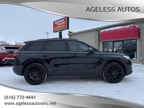 Used 2024 Lincoln Corsair Reserve w/ Equipment Group 201A image 1