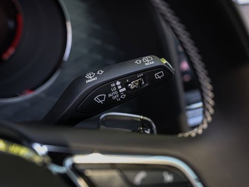 Used 2023 Bentley Bentayga Speed image 33