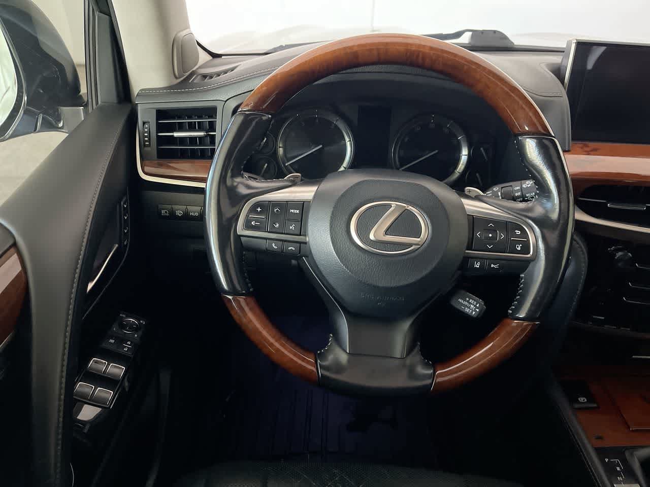 Used 2017 Lexus LX 570 4WD w/ Luxury Package image 14