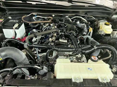 Used 2024 Toyota Tacoma TRD Off-Road w/ TRD Off Road Upgrade Package AWD/4WD image 30
