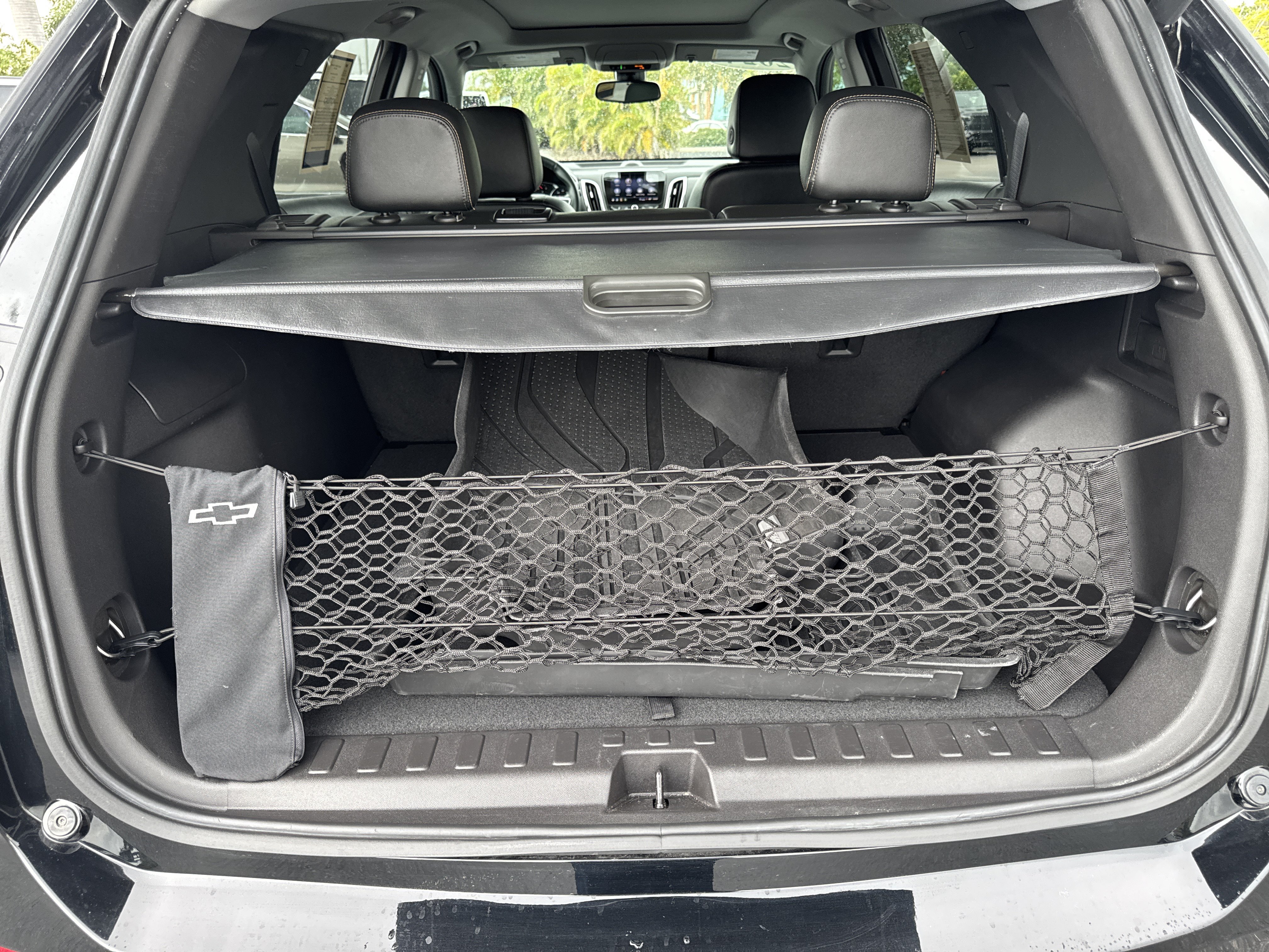 Used 2024 Chevrolet Equinox Premier FWD image 11