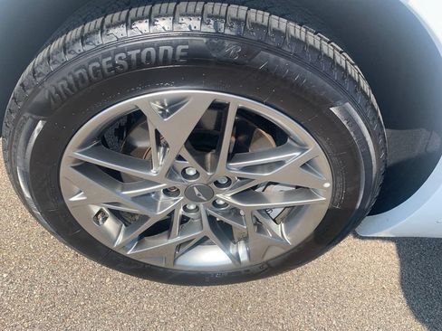 Used 2023 Genesis GV70 2.5T w/ Advanced Package AWD/4WD image 40