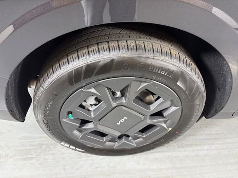 New 2026 Kia Carnival EX image 10