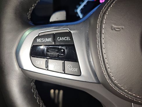 Used 2023 BMW X7 xDrive40i w/ Executive Package image 19