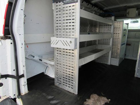 Used 2014 Chevrolet Express 2500 RWD image 22