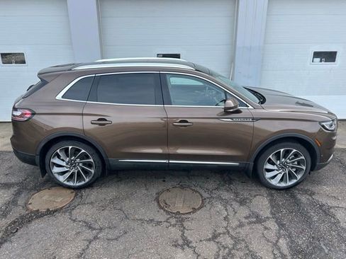 Used 2022 Lincoln Nautilus Reserve w/ Equipment Group 202A image 6