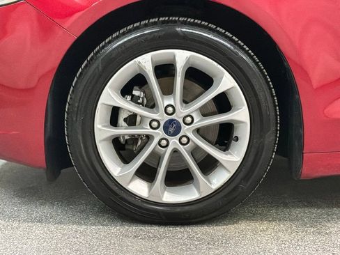 Used 2020 Ford Fusion SE FWD image 30