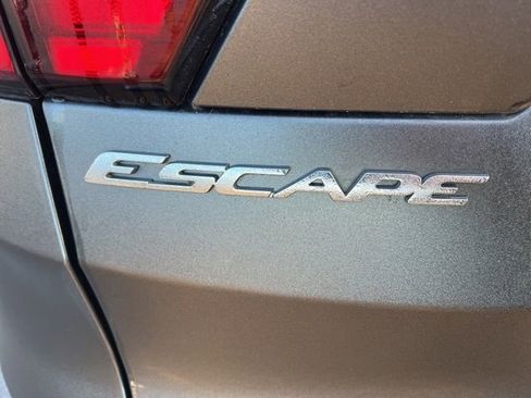 Used 2019 Ford Escape SE AWD/4WD image 7