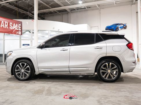 Used 2019 GMC Terrain Denali w/ Advanced Safety Package image 4