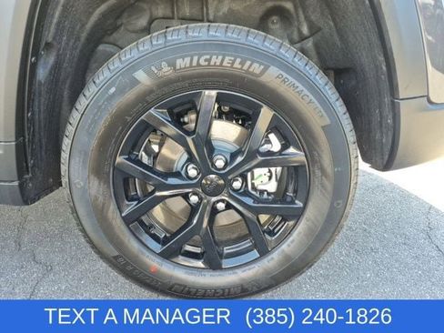 New 2026 Jeep Grand Cherokee Altitude image 7