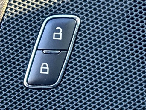 Used 2024 Ford Edge SEL image 26