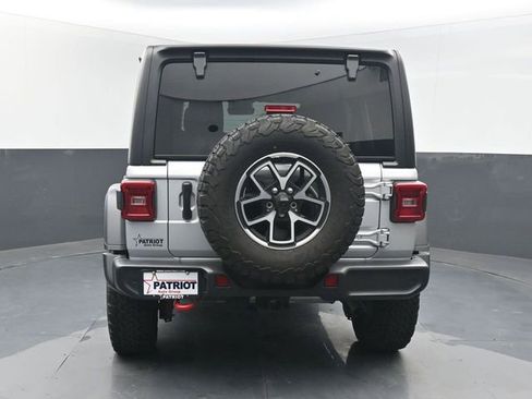 Used 2024 Jeep Wrangler Unlimited Rubicon w/ Technology Group AWD/4WD image 12