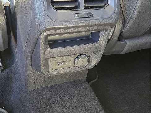 Used 2023 Volkswagen Tiguan SE image 15