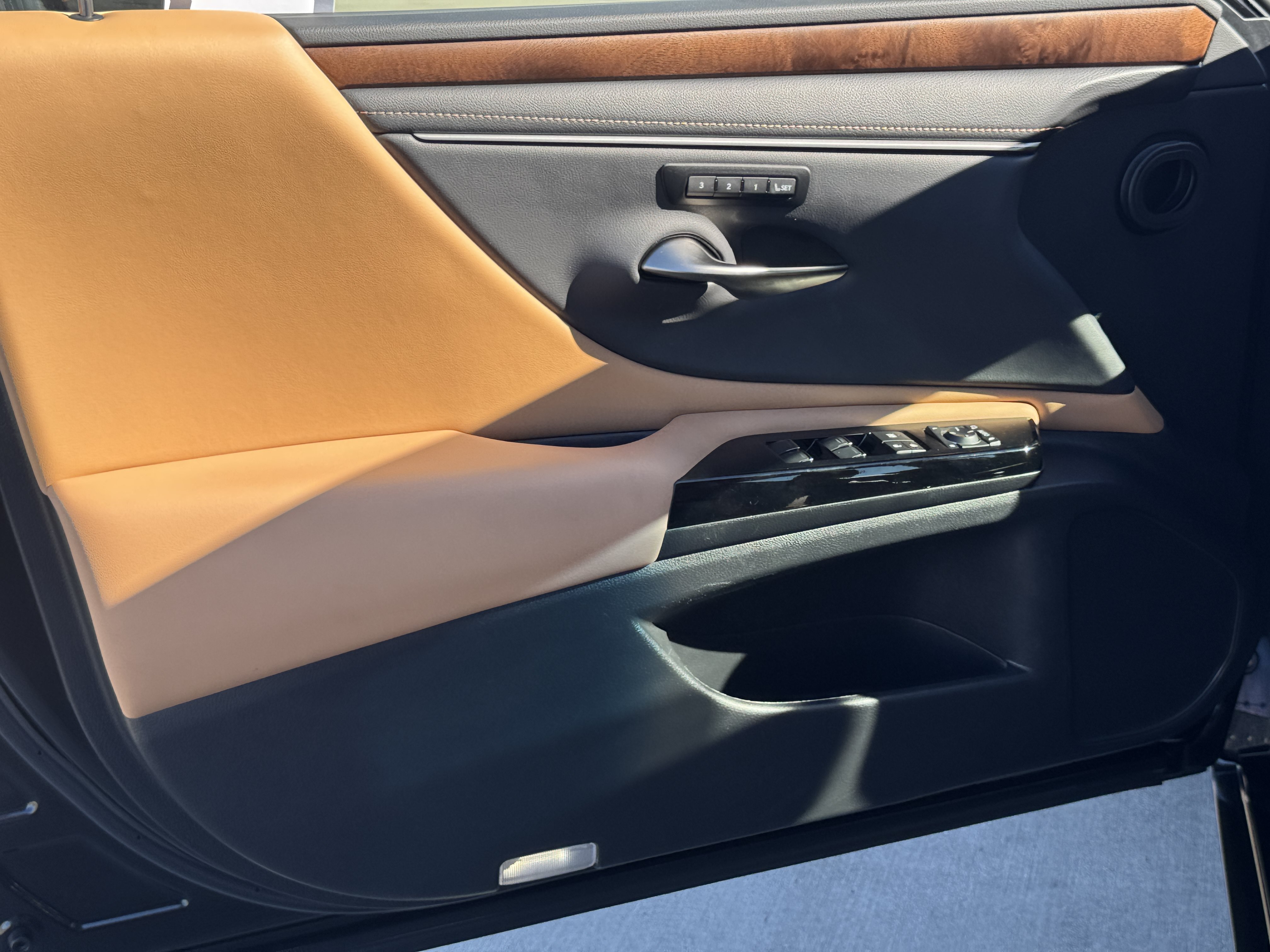 Certified 2024 Lexus ES 350 w/ Premium Package FWD image 19