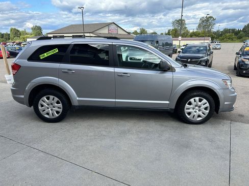 Used 2017 Dodge Journey SE w/ Flexible Seating Group FWD image 4