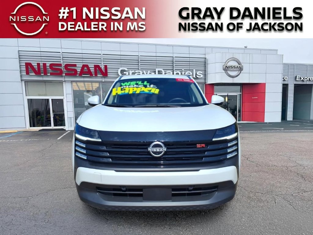 Used 2025 Nissan Kicks SR AWD/4WD image 2
