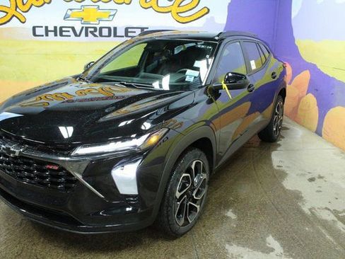 Certified 2025 Chevrolet Trax RS image 4