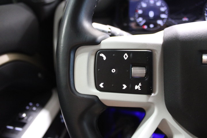 Used 2021 Land Rover Defender 110 X-Dynamic SE AWD/4WD image 38