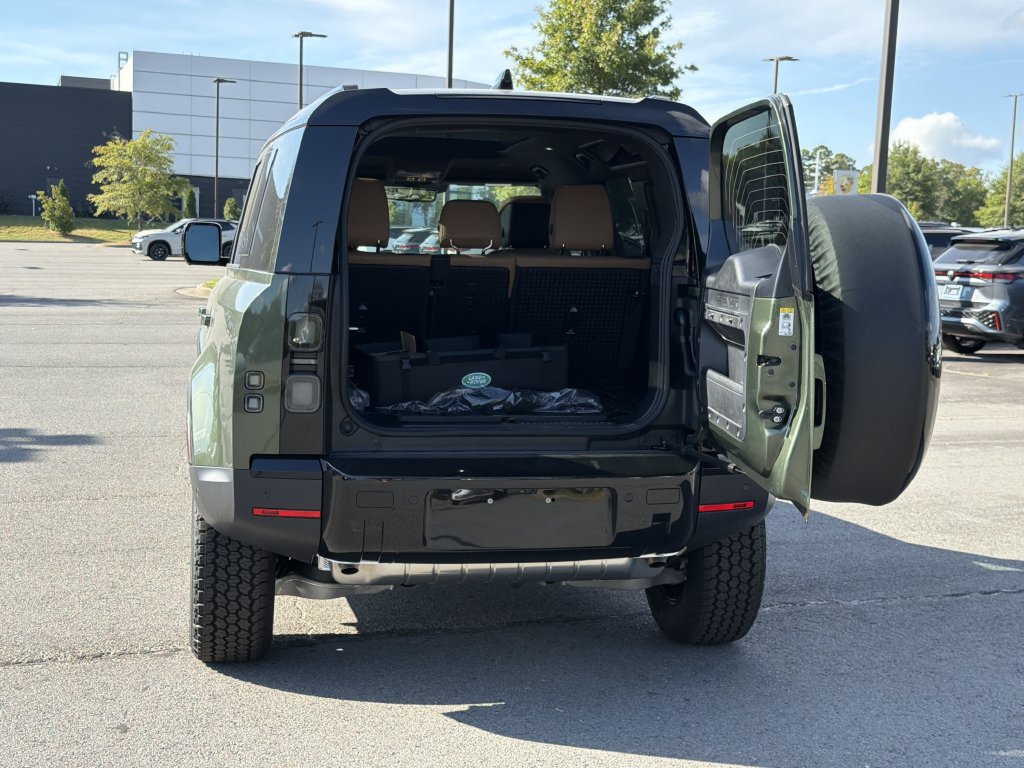 New 2026 Land Rover Defender 110 S AWD/4WD image 12