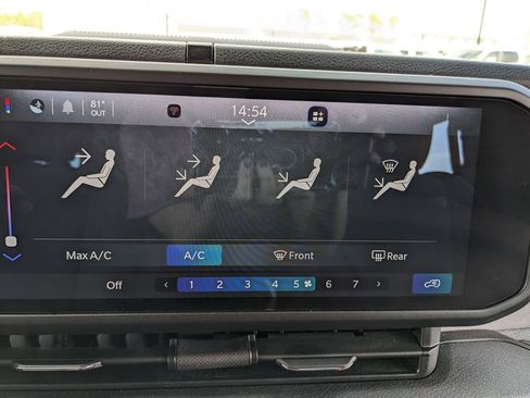 Used 2025 Jeep Wrangler Willys image 29