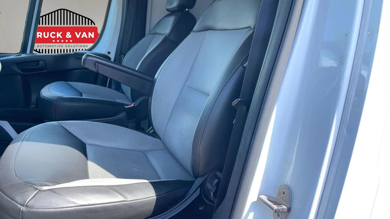 Used 2025 RAM ProMaster 3500 w/ Convenience Group FWD image 26