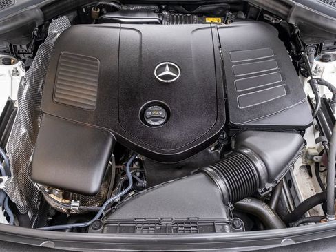 Used 2023 Mercedes-Benz GLC 300 4MATIC image 32