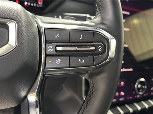 Used 2025 GMC Acadia Elevation image 27