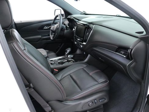 Used 2023 Chevrolet Traverse RS image 29