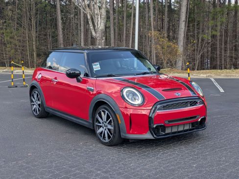 Used 2022 MINI Cooper S image 3