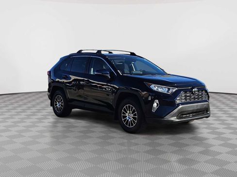 Used 2019 Toyota RAV4 XLE image 2