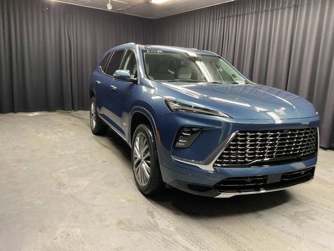 New 2026 Buick Enclave Avenir image 7