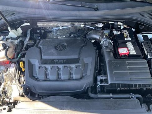 Used 2021 Volkswagen Tiguan SE FWD image 10